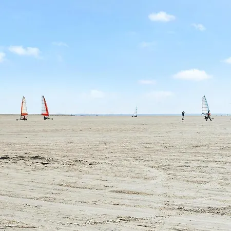 Amazing In Romo With Kitchen